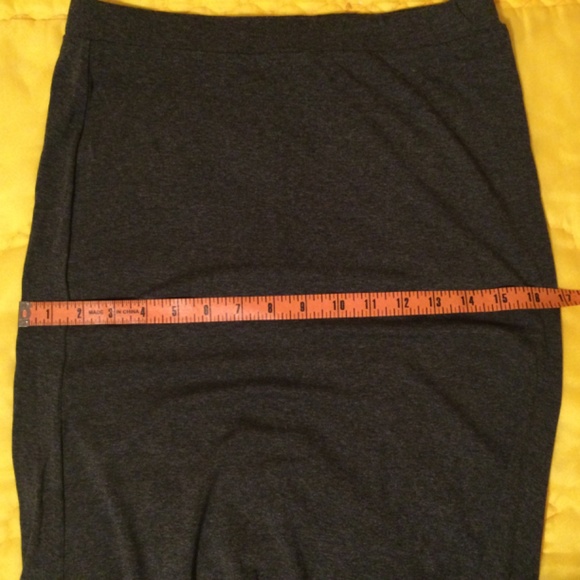 ⭐️🍎 Long Heather Grey Skirt with side slit by Mossimo - Picture 4 of 13